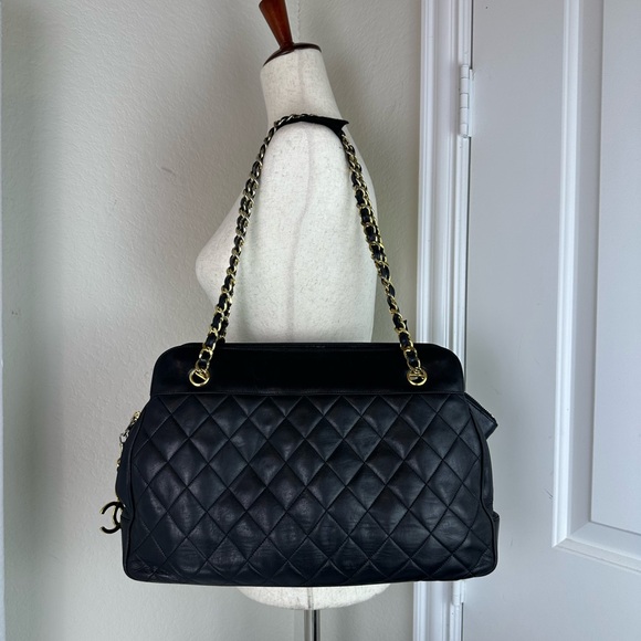 CHANEL CHARM Lambskin Matelasse Chain Shoulder Bag - Picture 3 of 15
